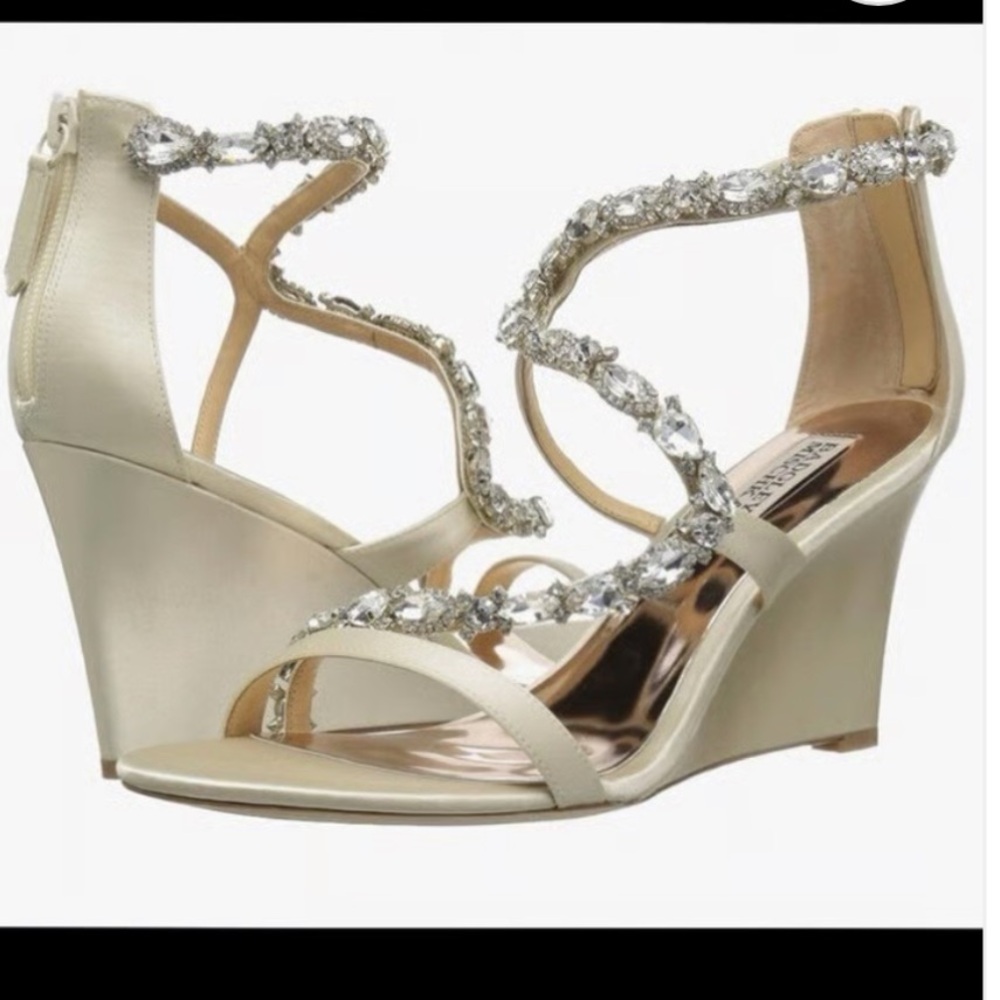 Badgley Mischka Bennet Crystal Ivory Wedge Strapped Sandal. Size 6.5